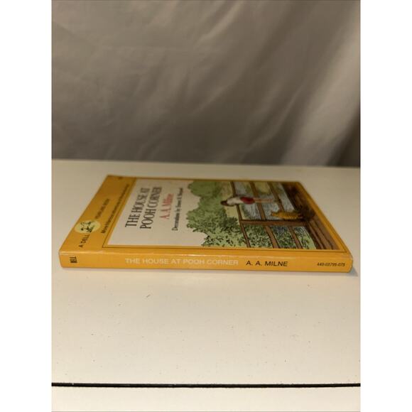 The House at Pooh Corner by A. A. Milne 1970 Vintage Paperback Book, Dell Book - Picture 6 of 15